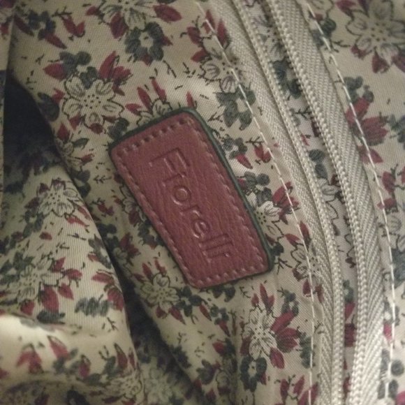 Medium maroon ladie's shoulder strap faux leather purse - Picture 5 of 8